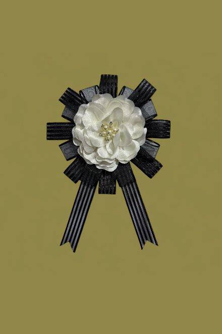 Bohça Süsü Saten Güllü Siyah Şerit-Beyaz Çiçek - 2